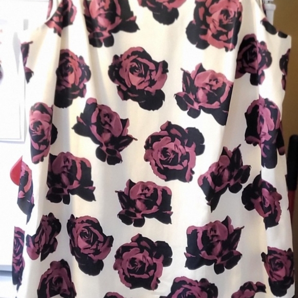 Kensie dress in satin like material size lg - Picture 4 of 5